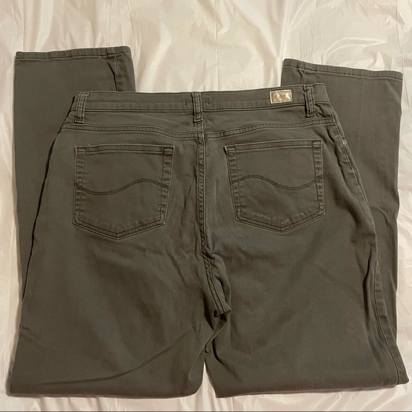 🌼 Bundle 2 for $20 🌼 Lee Gray Straight Leg Women’s Pants - Picture 4 of 7